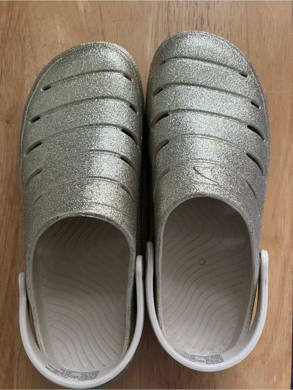 Rugged Shark  Girls Molded EVA Clogs Gold Glitter Metallic size 6 women size 8